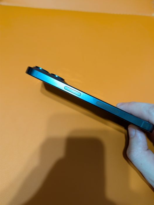 Продам свой iPhone 15 PRO Esim 128gb