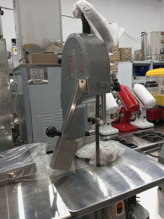 Suyak arra 100 foiz suyakni tekis kesib beruvchi uskuna