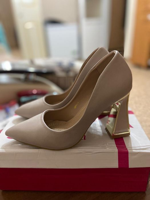 Туфли женские каблук