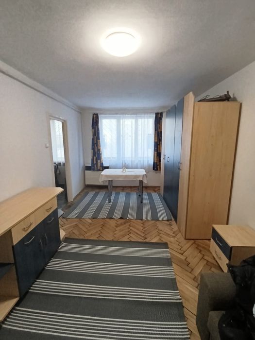 Garsonieră de închiriat – zona Cloșca, G-uri, parter.