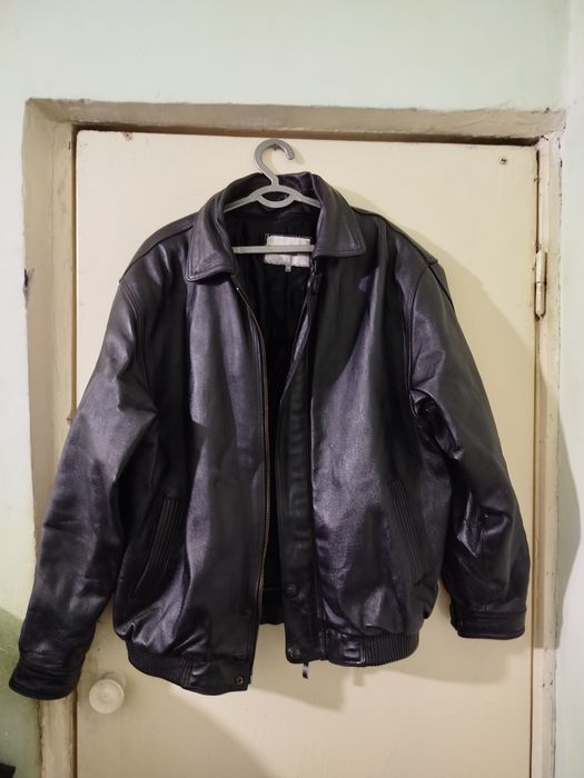 Продам замшевые и кожаные куртки.