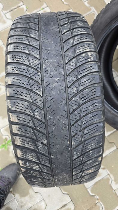 Bridgestone 225/50 R17 Blizzak Lm005