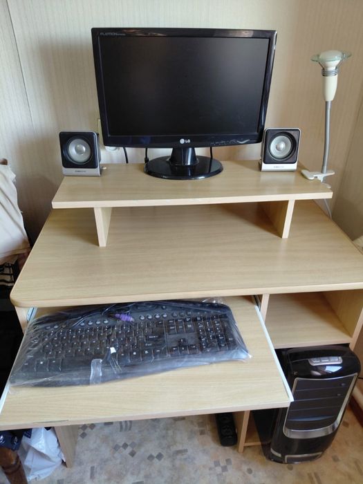Продам компьютер и стол