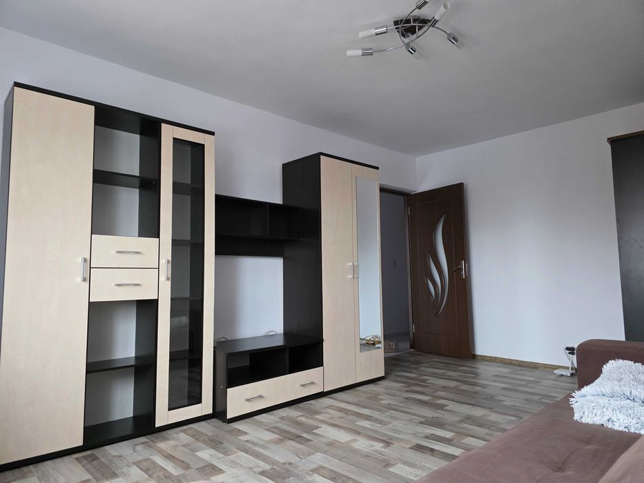 Inchiriez (garsoniera) Apartament 1 camera decomandat Nicolina