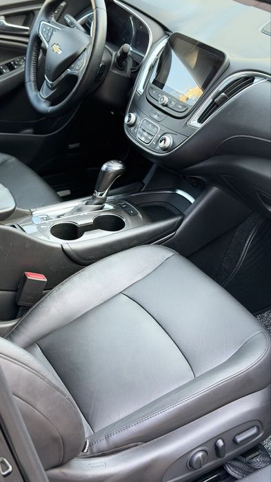 Малибу 2.4 сотилади