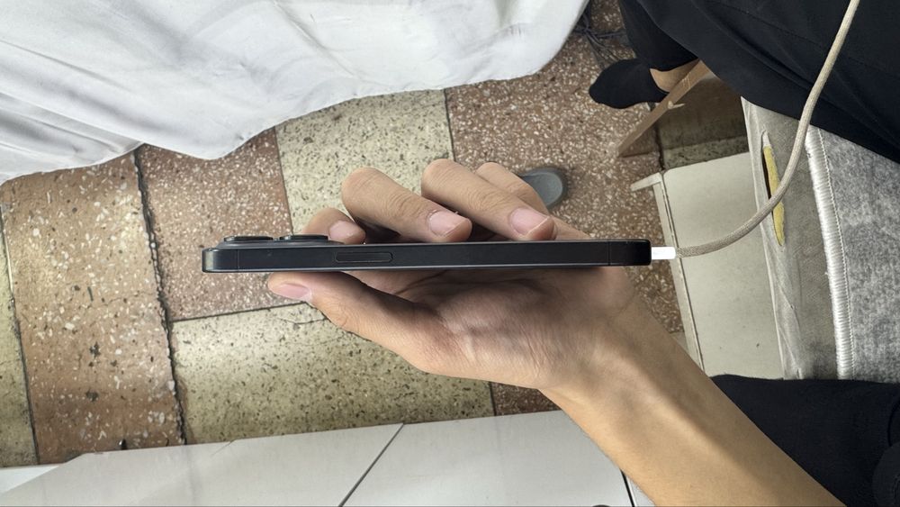 Iphone 15 pro idyal 256 ga