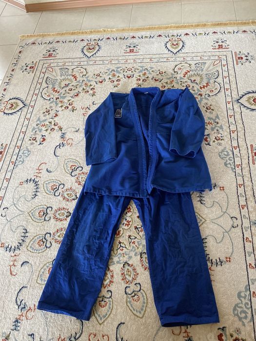 продается кимоно для дзюдо