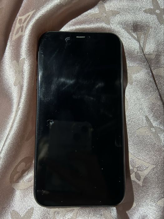 Продам IPhone 11