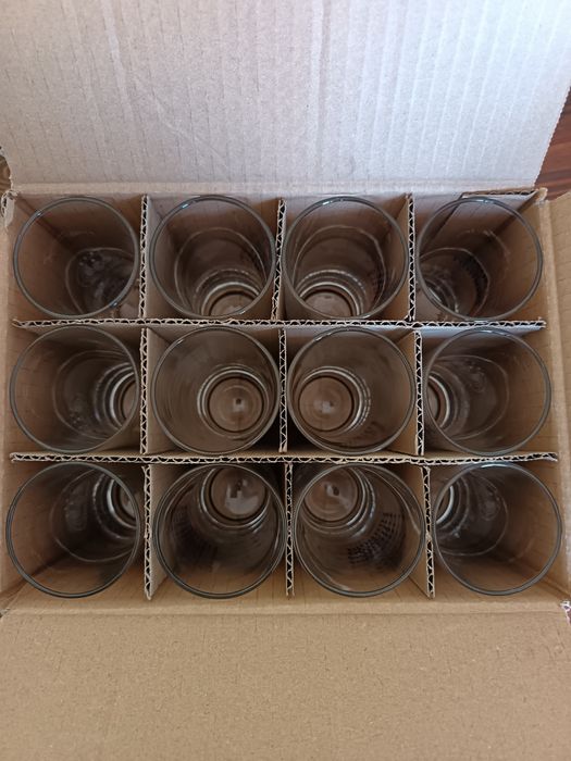 Продавам комплект чаши за узо PLOMARI