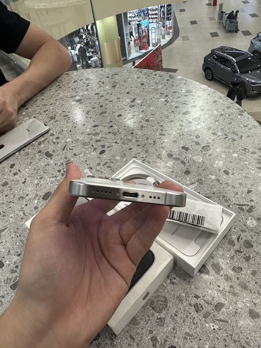 IPhone 15 pro 128gb 83%