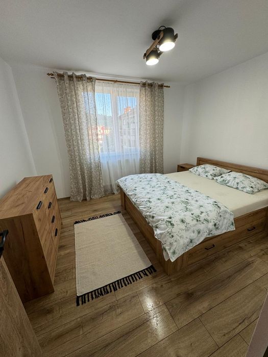 Inchiriez apartament