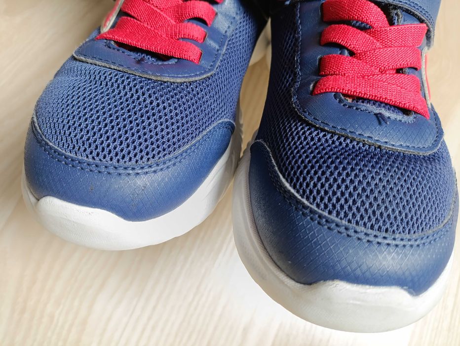 Incaltaminte sport Geox baieti cu luminite 33 Pret redus