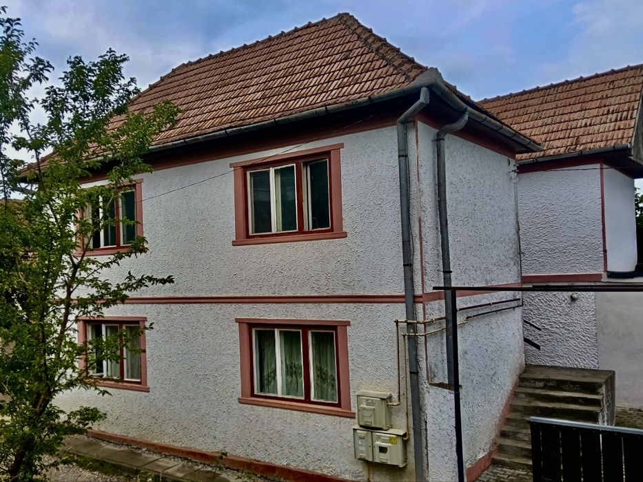 Oportunitate Investiție / Casă cu 4 Garsoniere Generoase (50 mp) + Vedere la Cetate & Curte Mare
