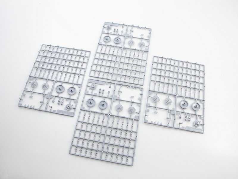 Сборная модель-Германский танк Pz.Kpfw 38(t) Ausf A-D-G "PRAGA" 1:35