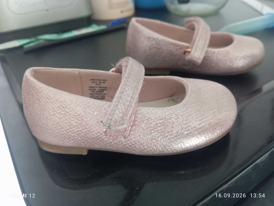 Продам детские туфли