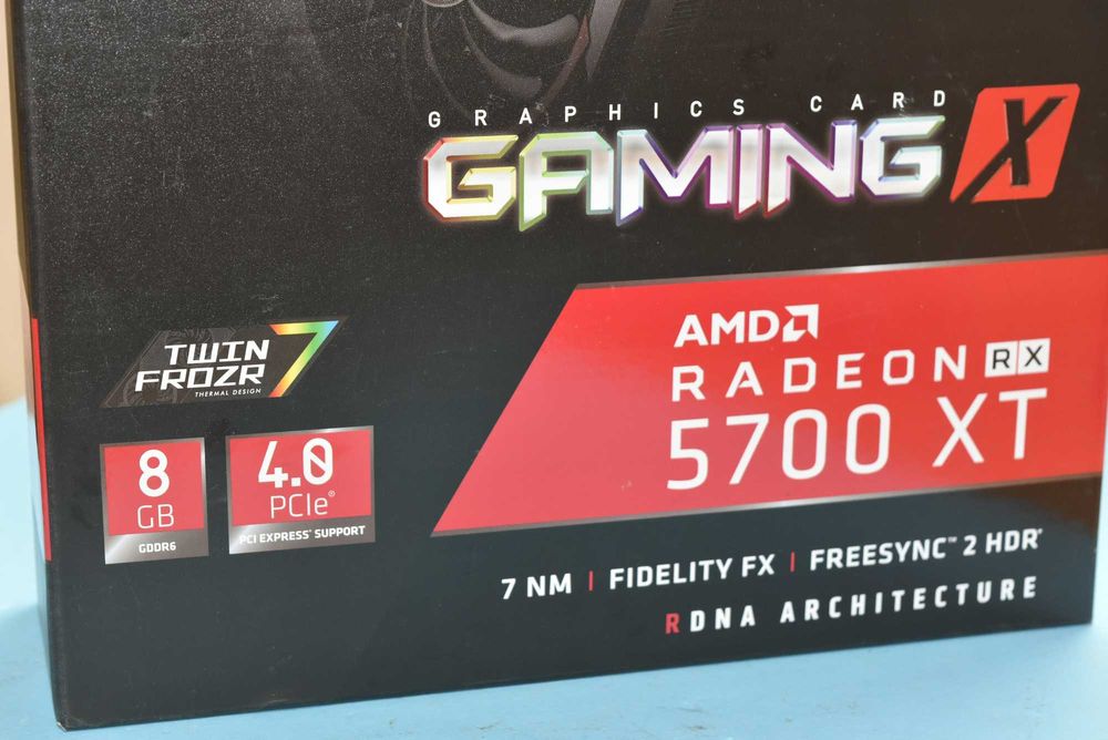 MSI Gaming X RX 5700 XT 8 GB - в кутия и окомплектовка . Видео карта