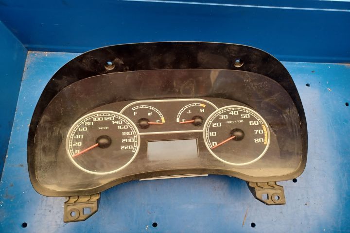 Ceasuri bord 50300753600 Fiat Albea 1 [2002 - 2012] Sedan 1.4 MT (77