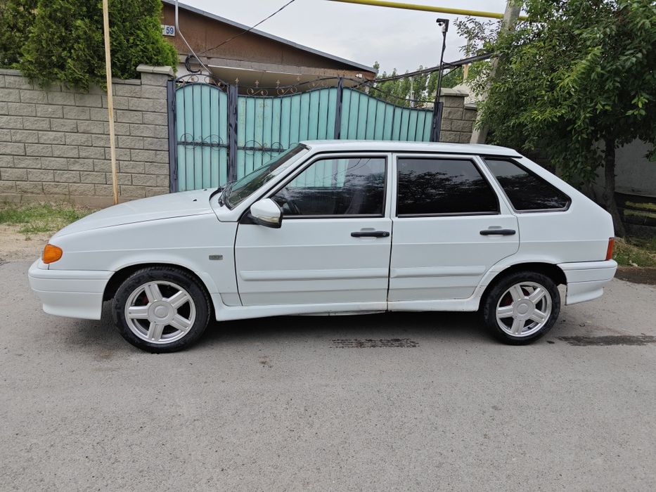 Продам машину Lada 2114