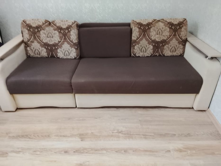 Продам диван в хорошем состоянии