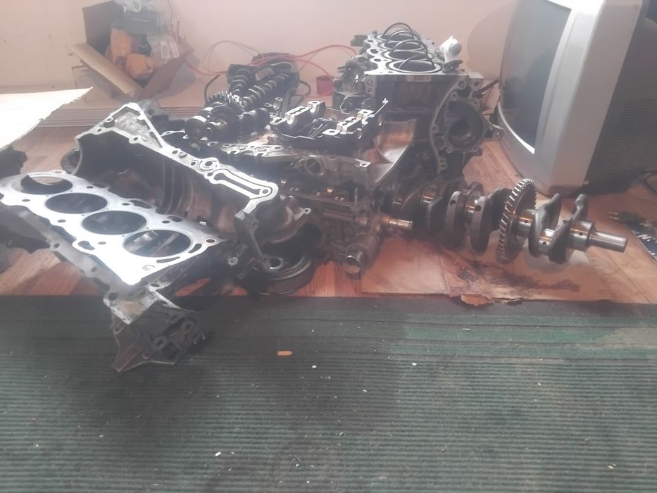 Продам двигатель по запчестям 2az-fe