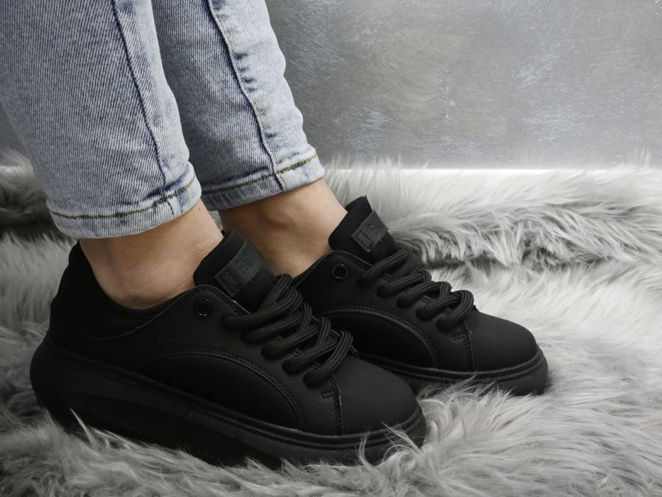 Adidasi dama 30 lei