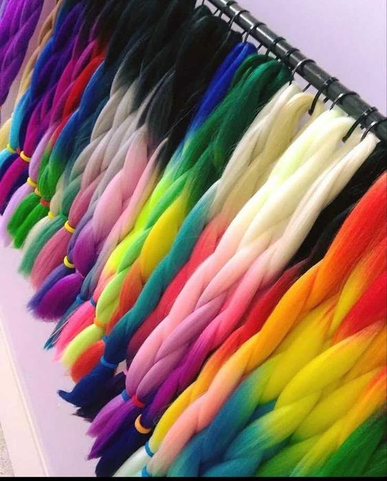 Промени визията си с канекалони и туистери на половин цена