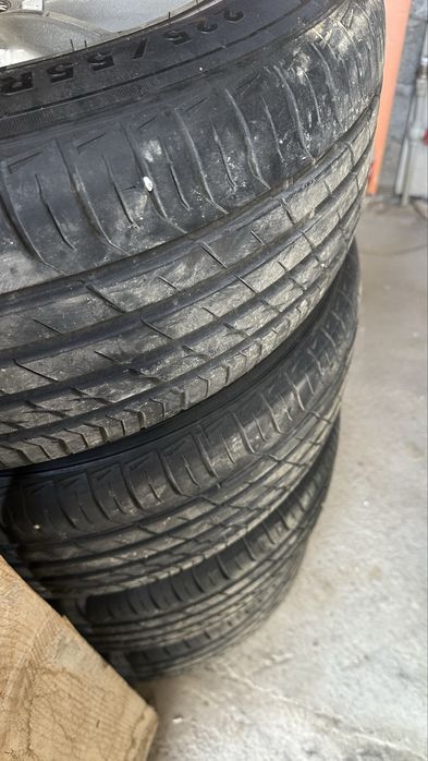 225/55/16 балон для БМВ Е34