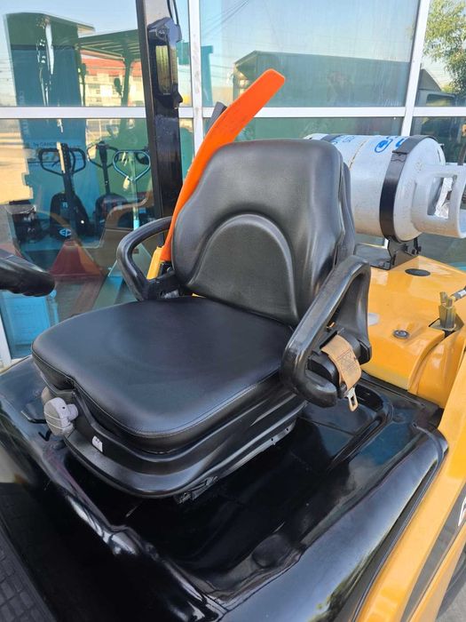 Motostivuitor Stivuitor Caterpillar 2500kg  4 functi hidraulice