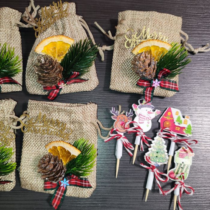 Коледни венци/Елхи с мъх/висулки за закачане/ късметчета