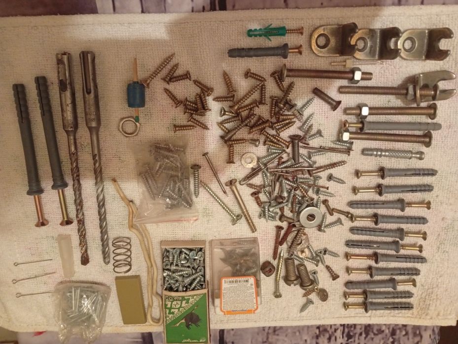 Шурупы, гвозди, дюбель