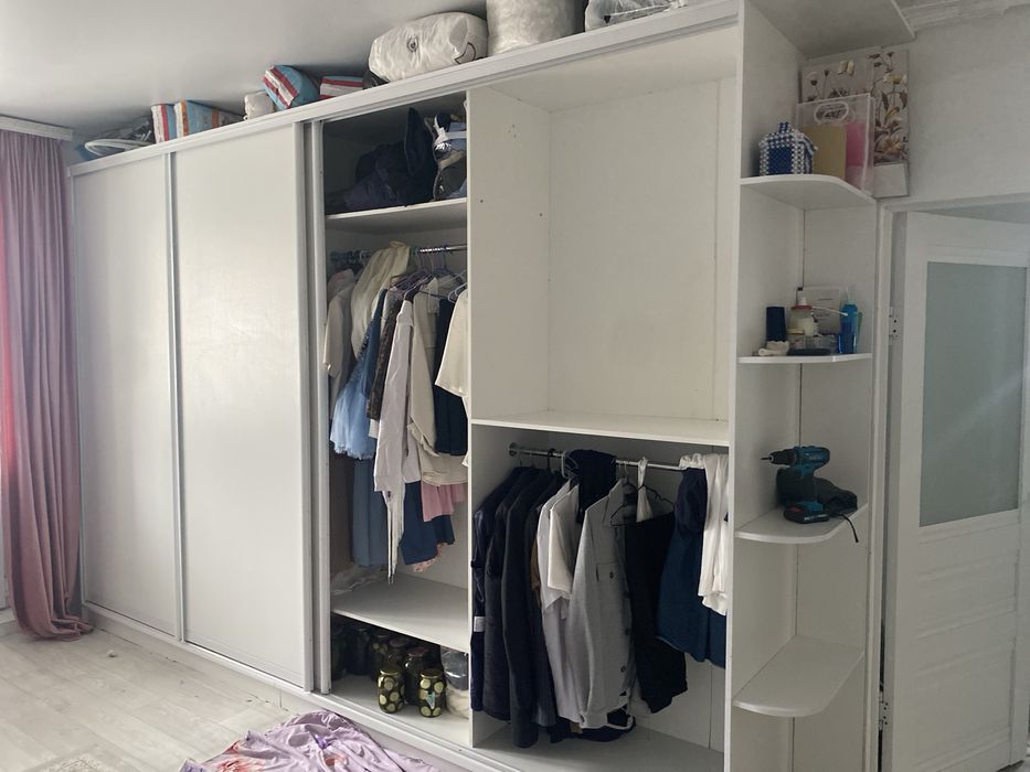Шкаф для вещей в спальню