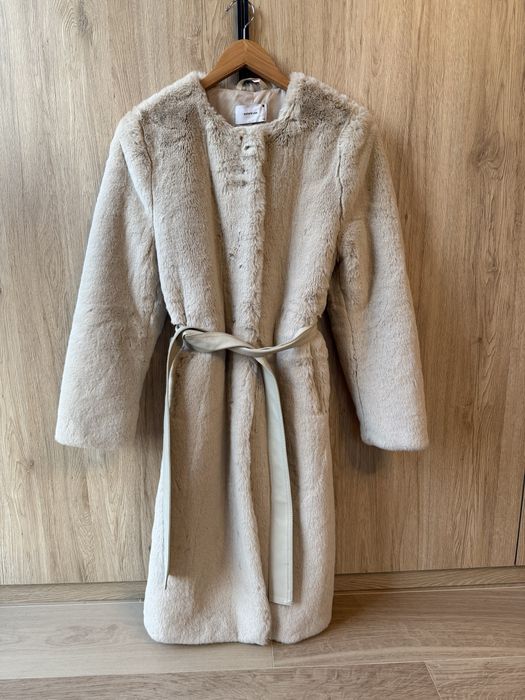 Пухено палто Reserved