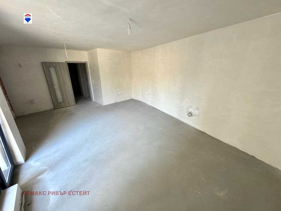 Продава се Едностаен апартамент в Русе, Център - 67 кв.м за 1387 €/кв.м - Снимка #4