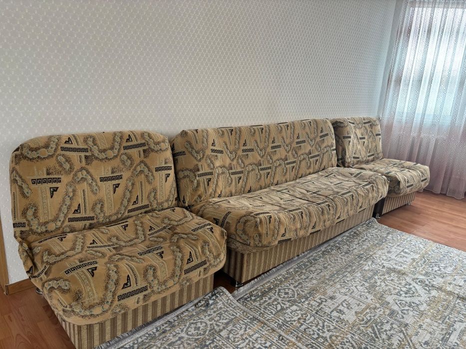 Продам диван с креслами