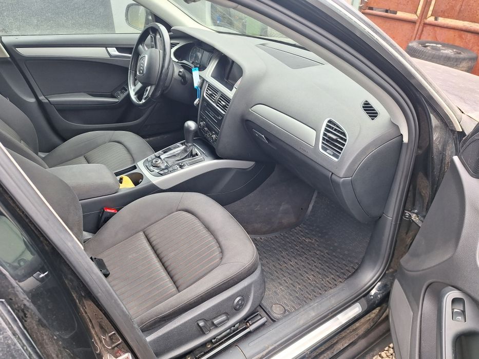 Interior Audi A4 B8 cu încălzire scaune model break Europa.