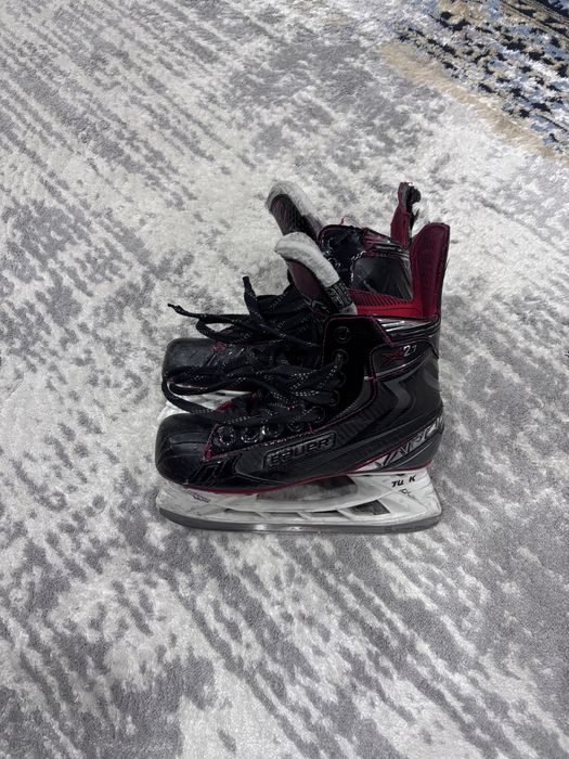 Продам хоккейные коньки Bauer