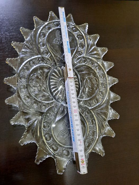 Platouri mari de tort si prajituri mai multe modele