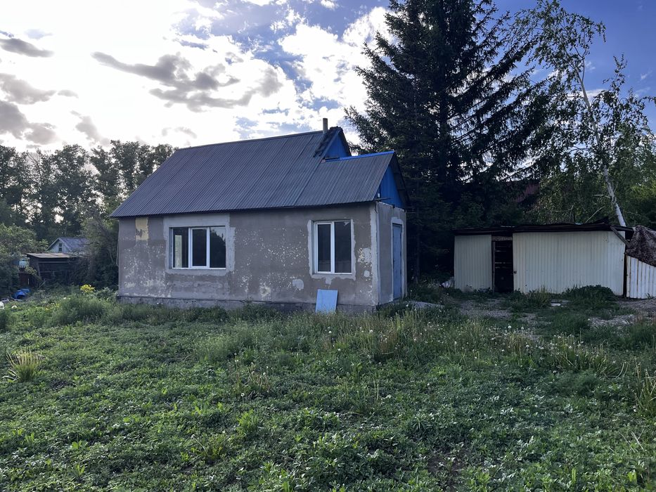 Продам два дома на одном учаске
