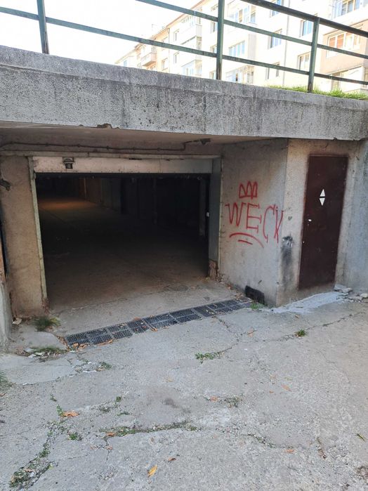 Дава се под наем Гараж / Паркомясто в София, Банишора - 19 кв.м за 91.8 € - Снимка #3