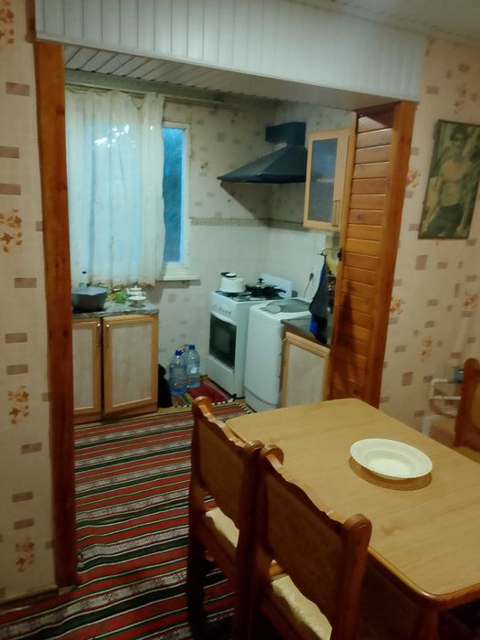 Квартира, 2 комнатная, 3 этажка, (Навои, спитамен, дом 8, квартира 15)