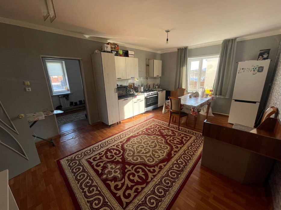 Болшой дом пос Белес