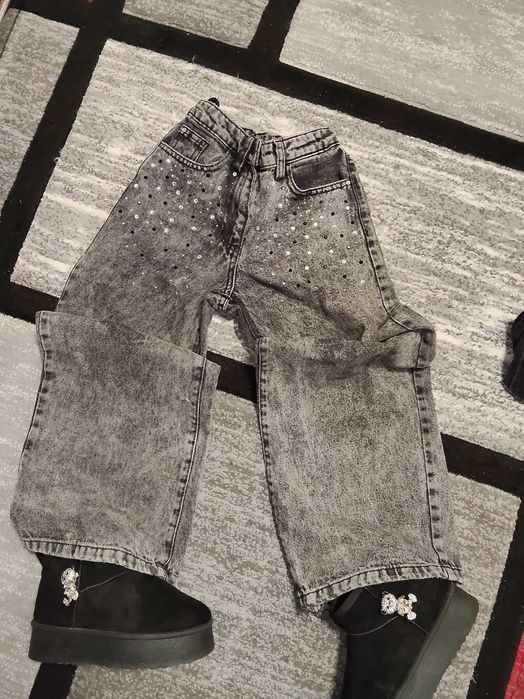 UGG 31 fetite impecabile