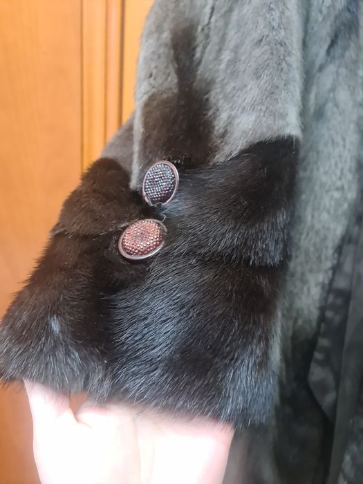 Продам шубу норковую