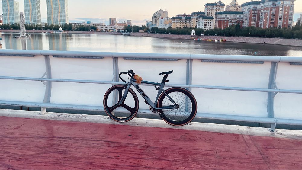 Продам срочна 100тыс  размер м-ка