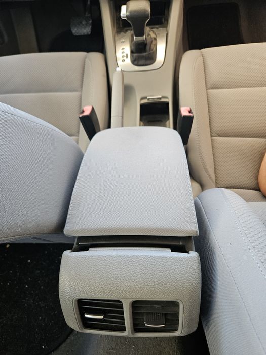 Vand Golf 5 (RADIAT) pentru dezmembrari
