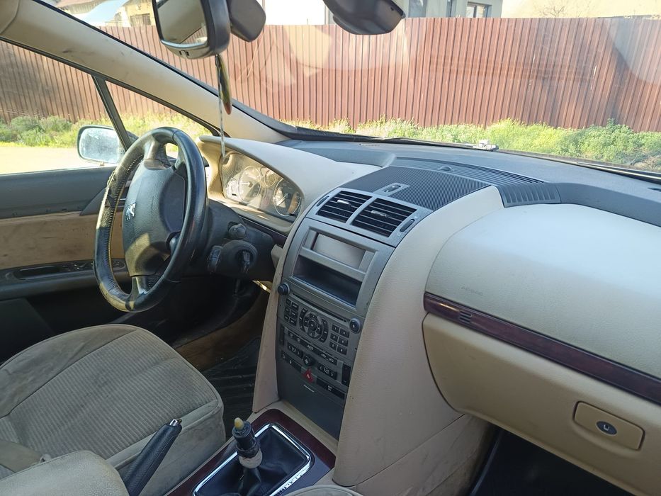 Vând pejoul meu drag