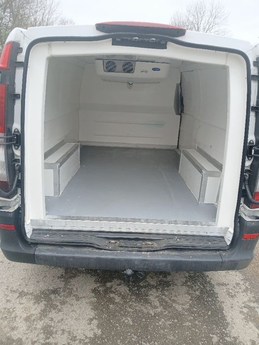 Vând două Mercedes vito frigorific