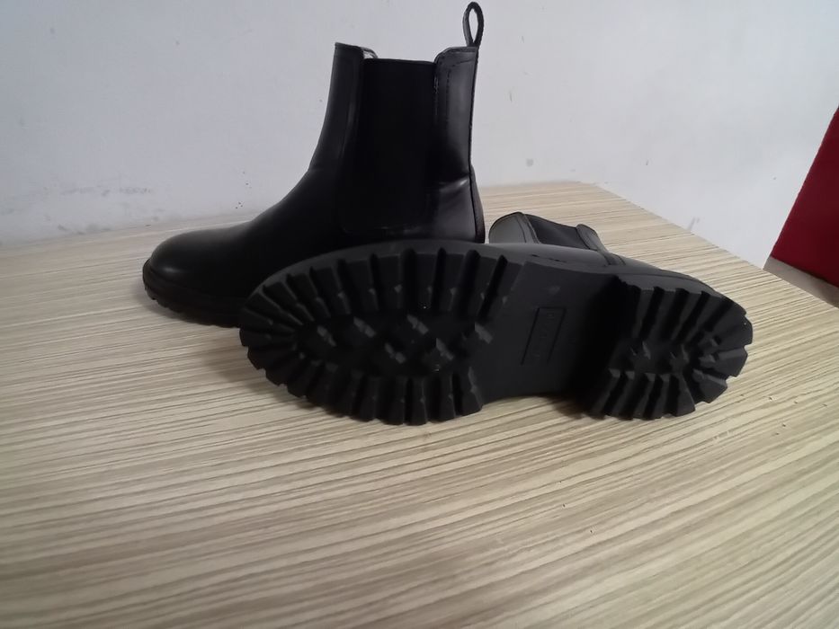 Ghete  noi de vanzare