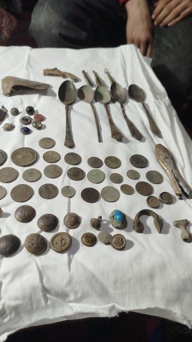 В продаже монеты и риликвии