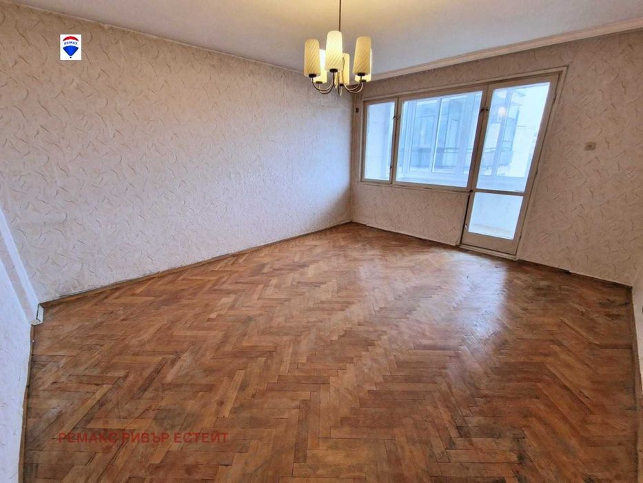 Тристаен апартамент за продажба кв. Широк център